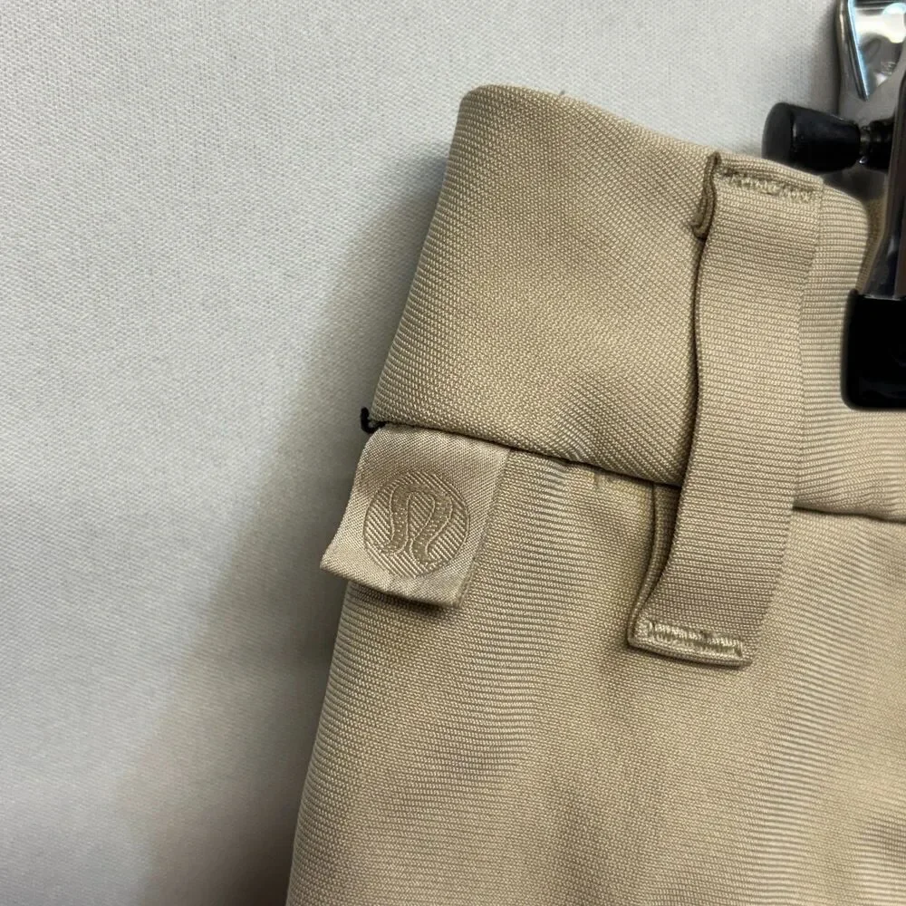 Lululemon Men ABC Shorts Classic Fit 9